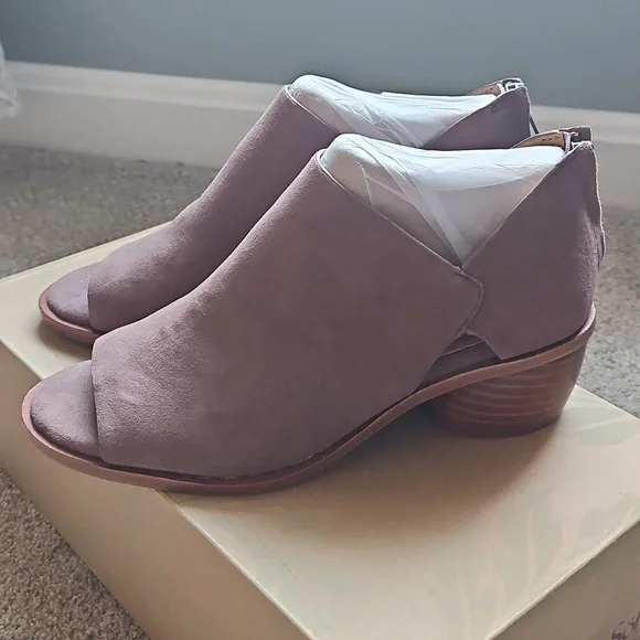 NIB Sofft Carleigh Peep Toe Bootie - Picture 6 of 10